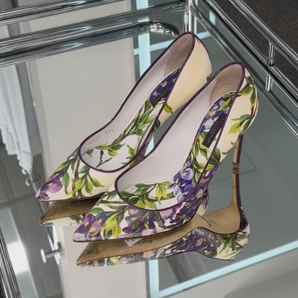 Dolce and Gabbana pumps - Picture 1 of 2